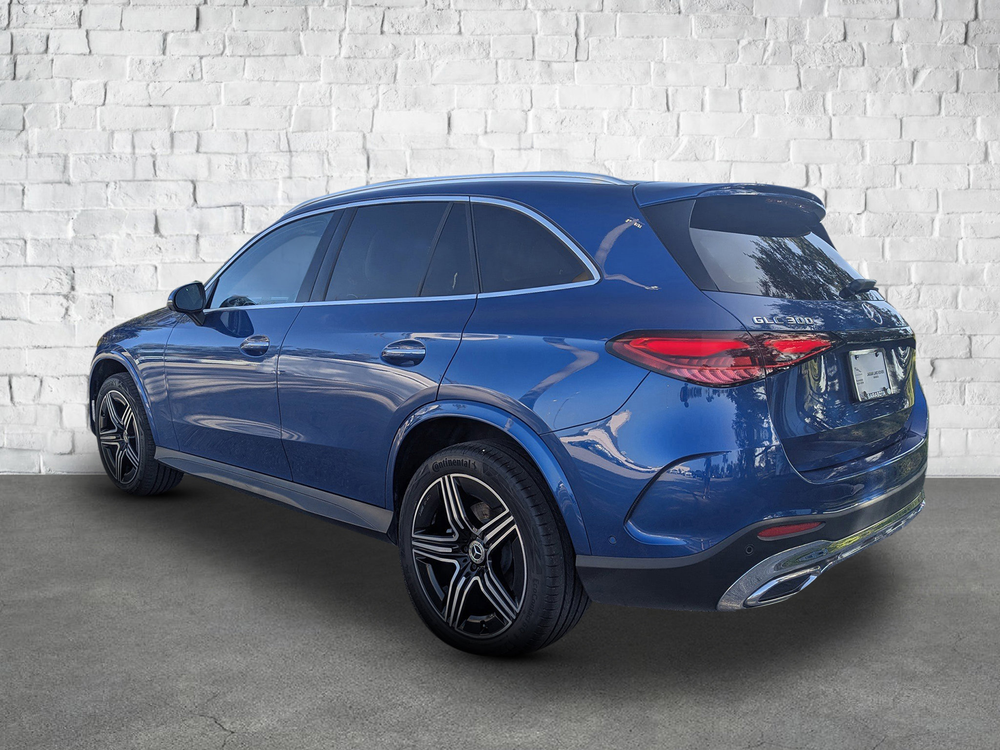 2023 Mercedes Benz GLC 300 photo 3