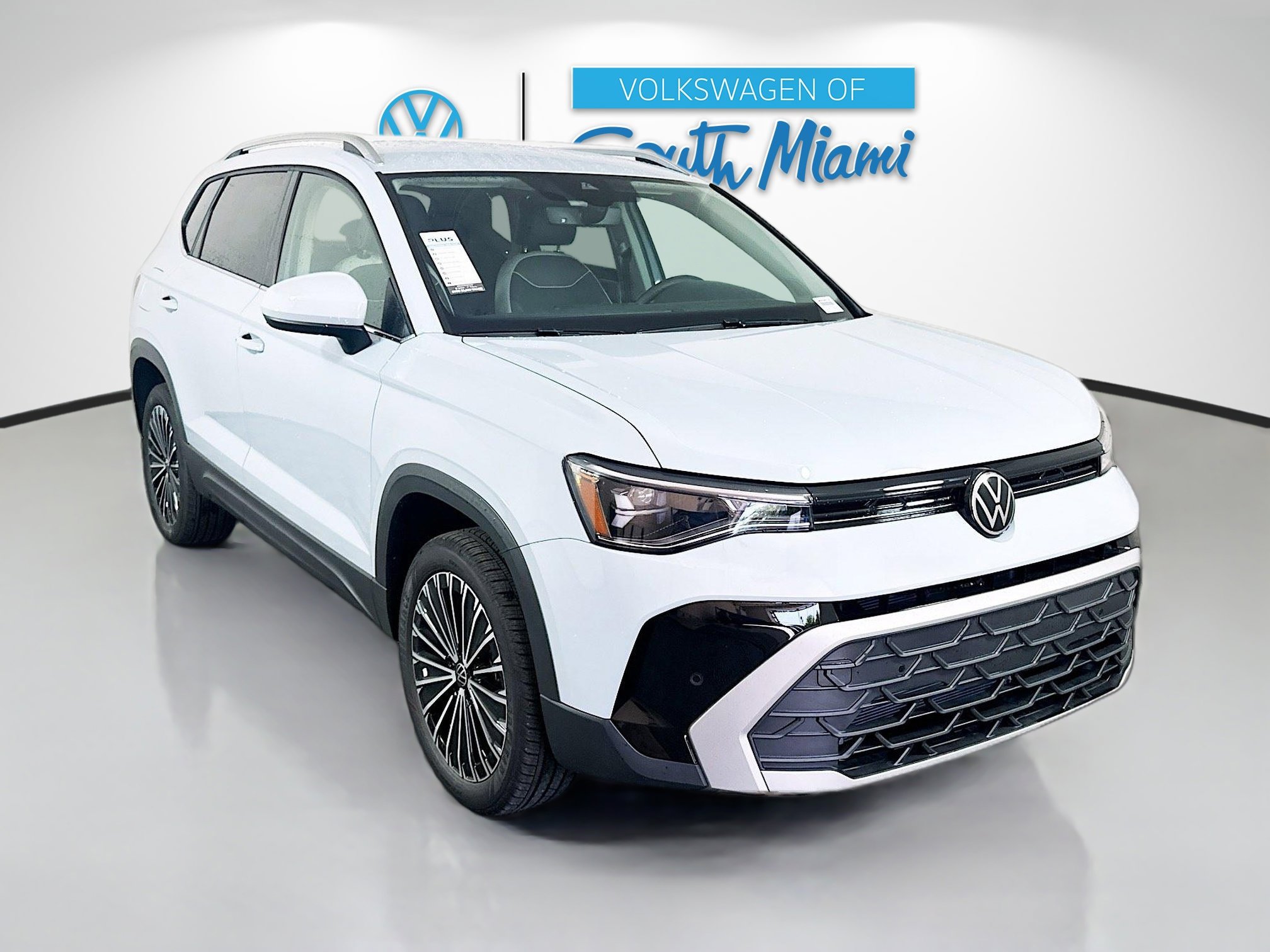 2025 Volkswagen Taos SE photo 3
