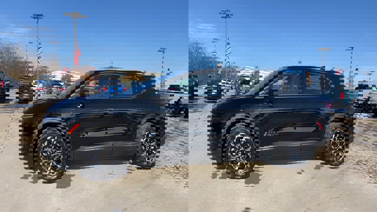 2026 Chevrolet Equinox EV 1LT photo 4