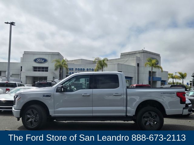 2025 Ford F-150 Lightning photo 4