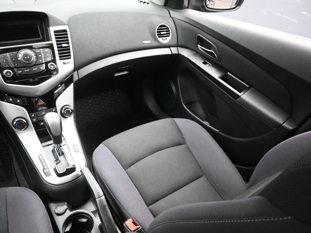 2014 Chevrolet Cruze photo 9