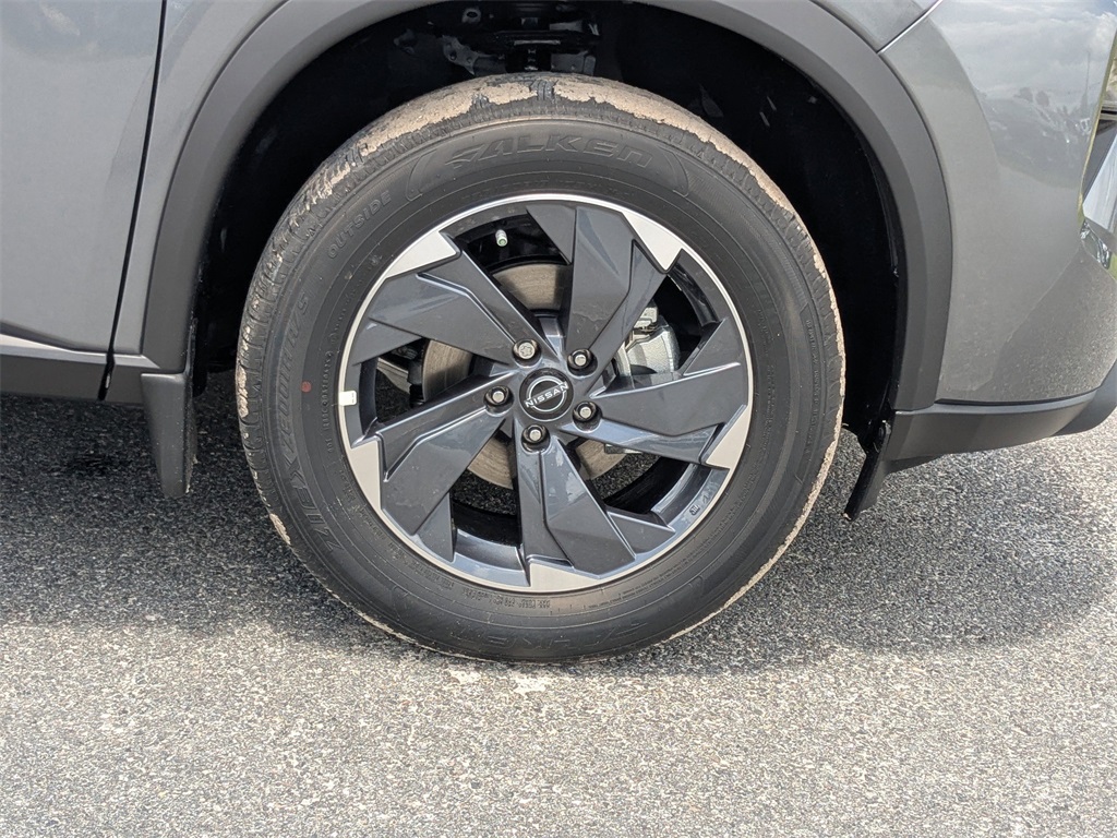 2025 Nissan Rogue SV photo 11