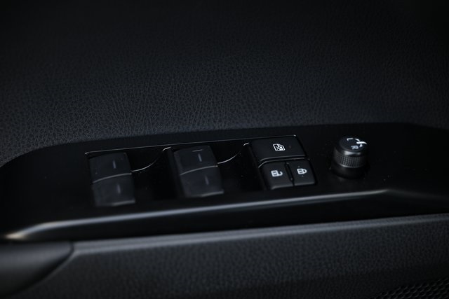 2025 Toyota Camry SE photo 17