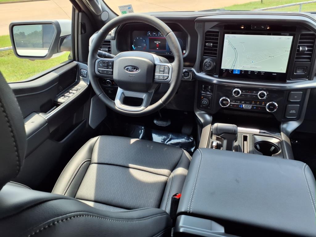 2025 Ford F-150 Lariat photo 4