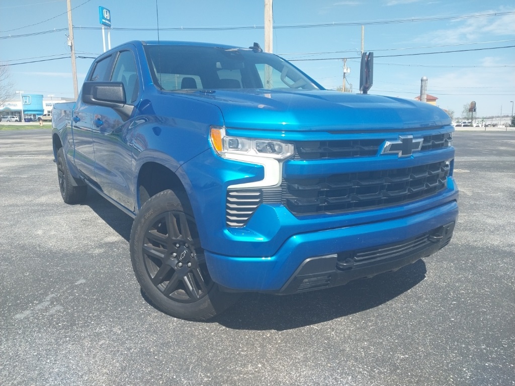 2022 Chevrolet Silverado 1500 RST photo 2