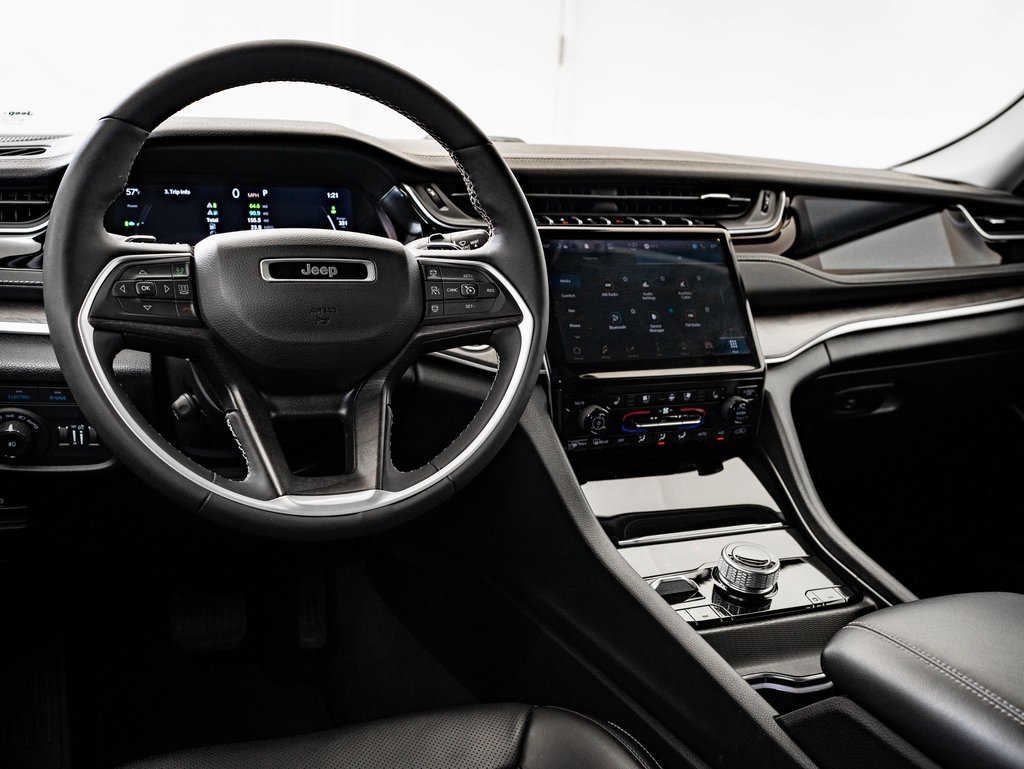 2023 Jeep Cherokee 80th Anniversary Edition photo 3