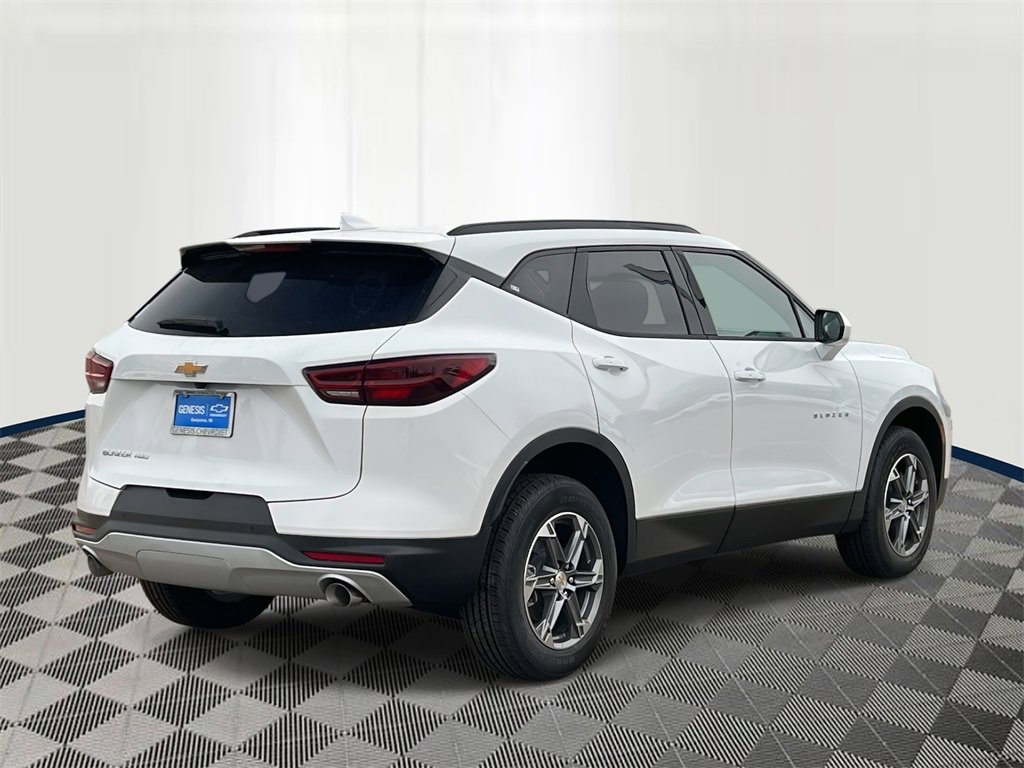 2026 Chevrolet Blazer 2LT photo 3