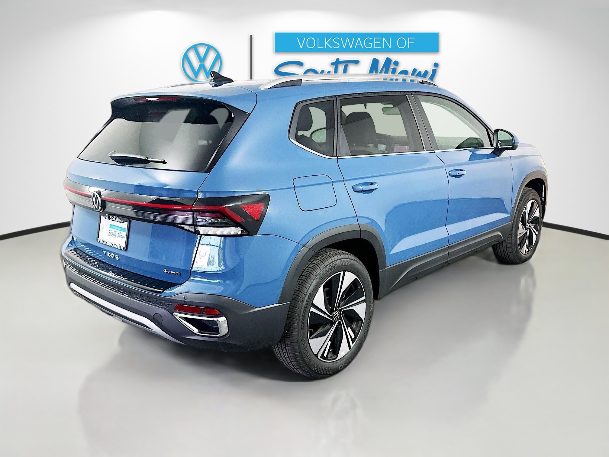 2025 Volkswagen Taos SE photo 4