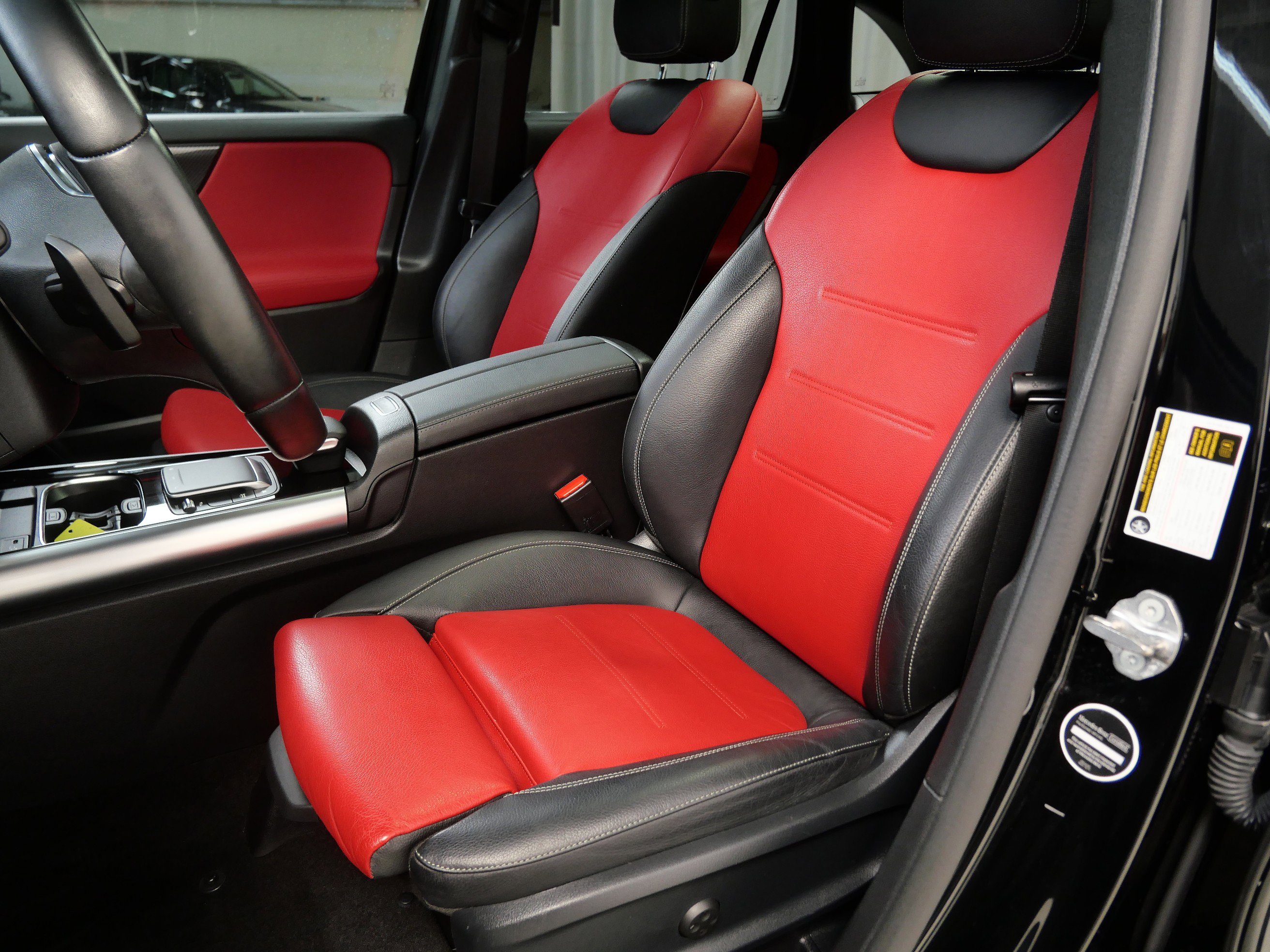 2021 Mercedes Benz GLA 250 4MATIC photo 2