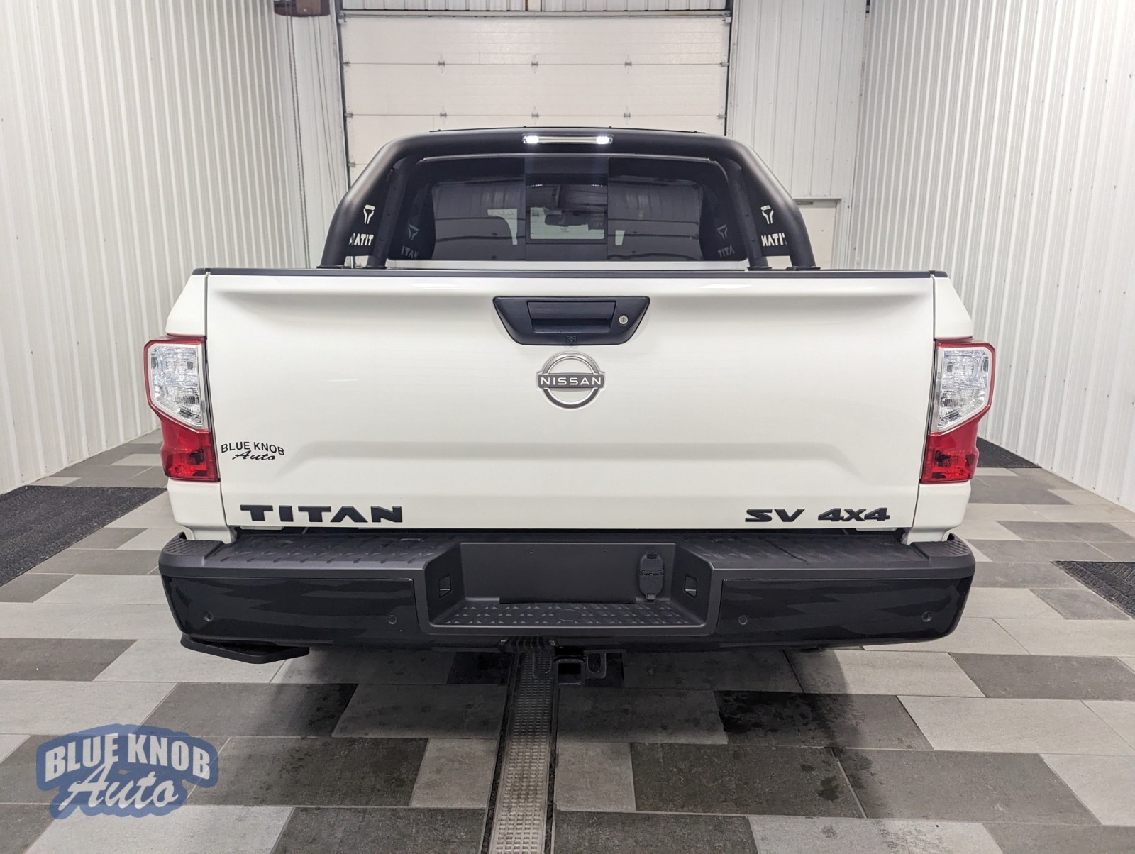 2024 Nissan Titan SV photo 4