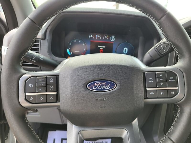 2025 Ford F-150 XLT photo 18