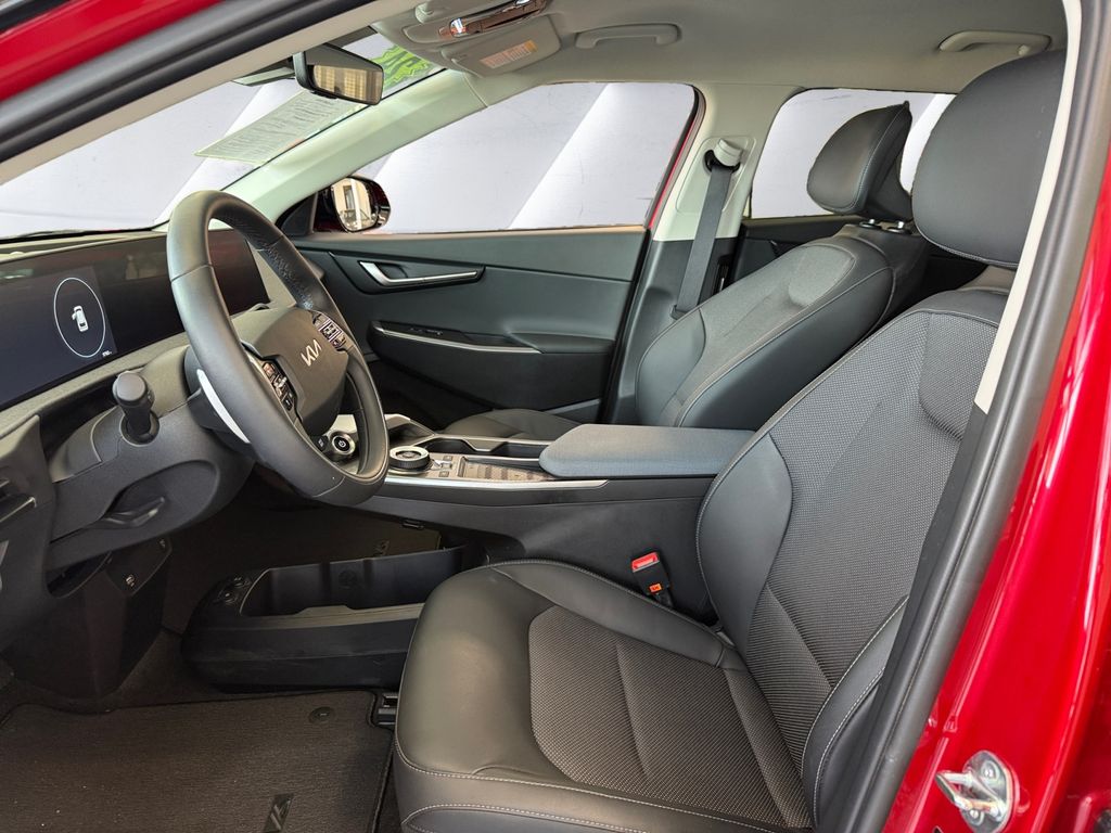 2024 Kia EV6 Light photo 7
