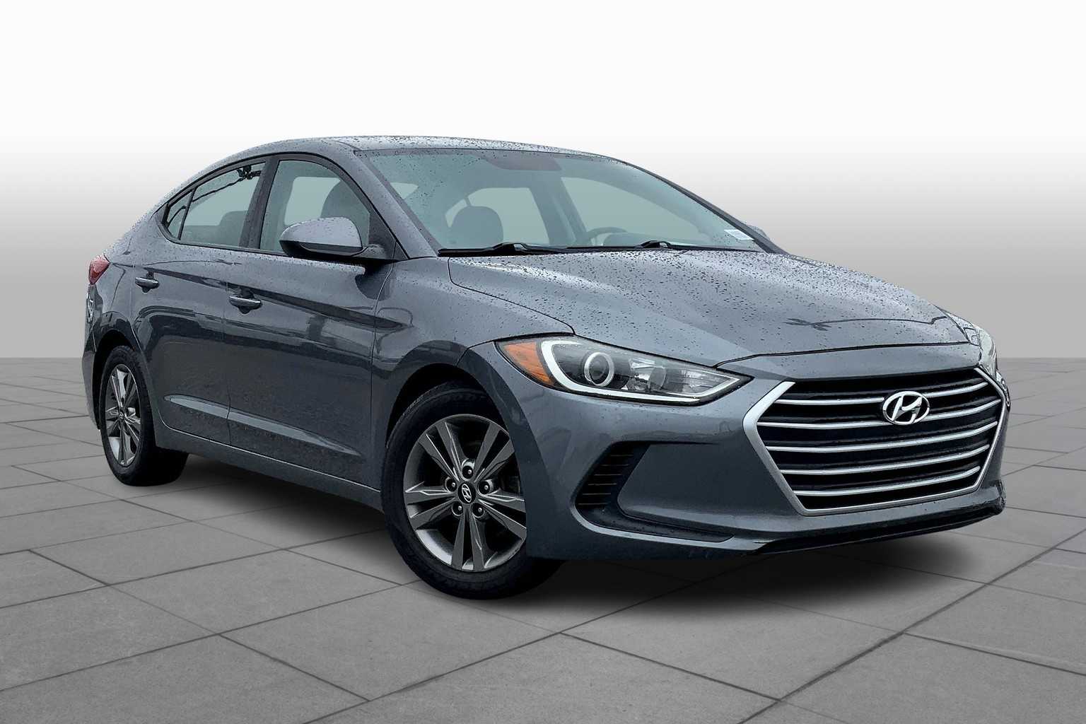 2018 Hyundai Elantra SEL photo 2