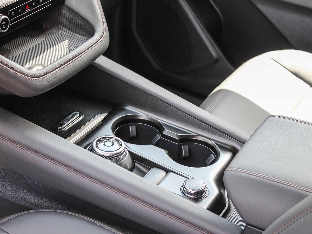 2025 Ford Explorer photo 20