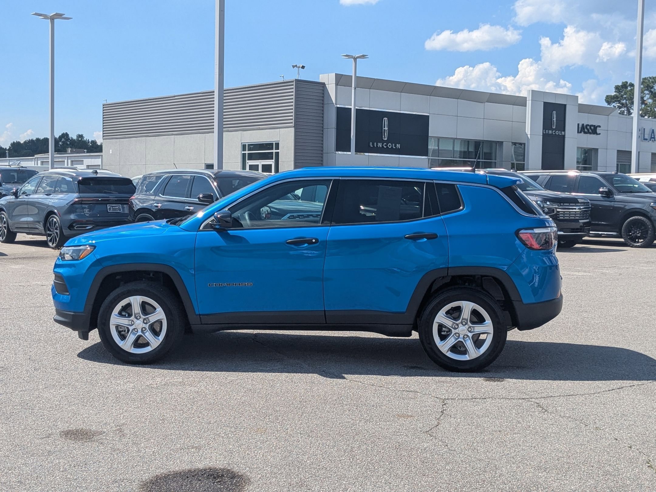 2024 Jeep Compass Sport photo 7