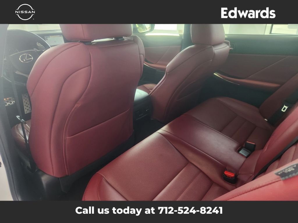 2016 Lexus IS 350 photo 10