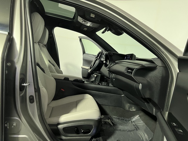 2021 Lexus UX 200 photo 28