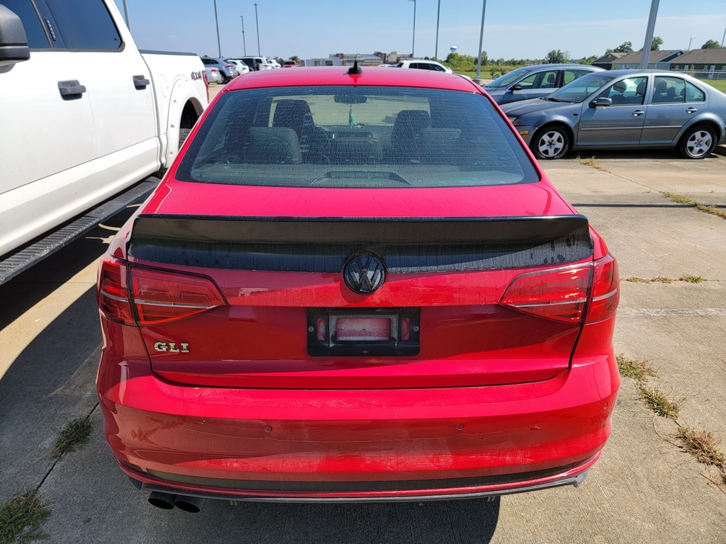 2017 Volkswagen Jetta GLI photo 4