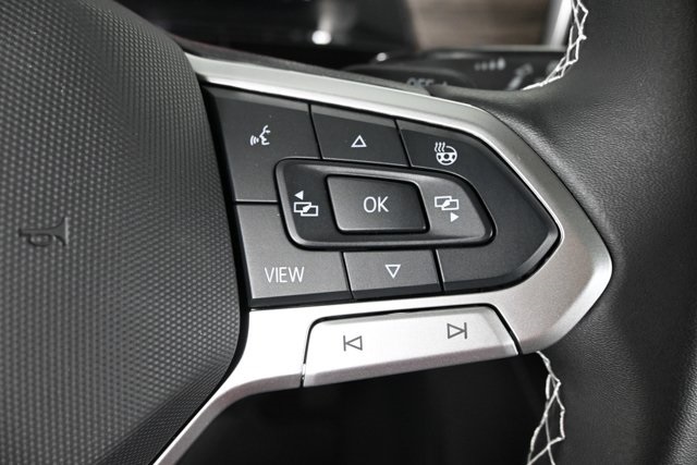 2025 Volkswagen Atlas SEL photo 16