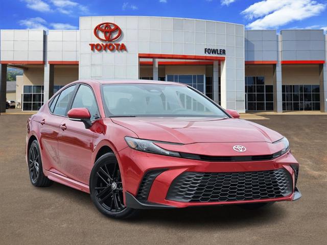 2025 Toyota Camry SE's photo