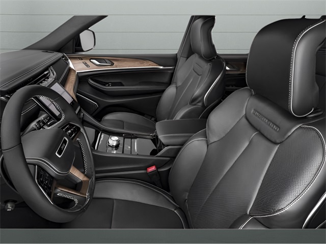 2025 Jeep Grand Cherokee Overland photo 8