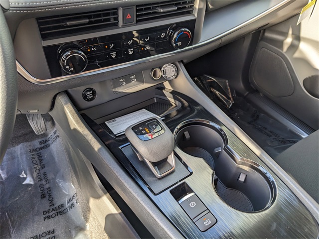 2025 Nissan Rogue S photo 18
