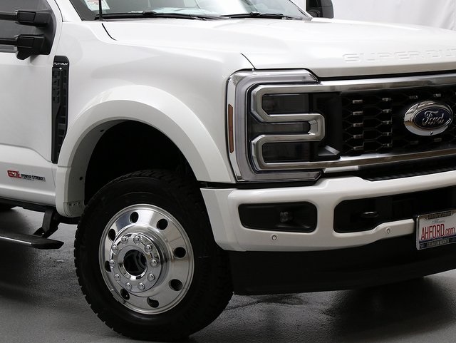 2026 Ford F-450 Platinum photo 3