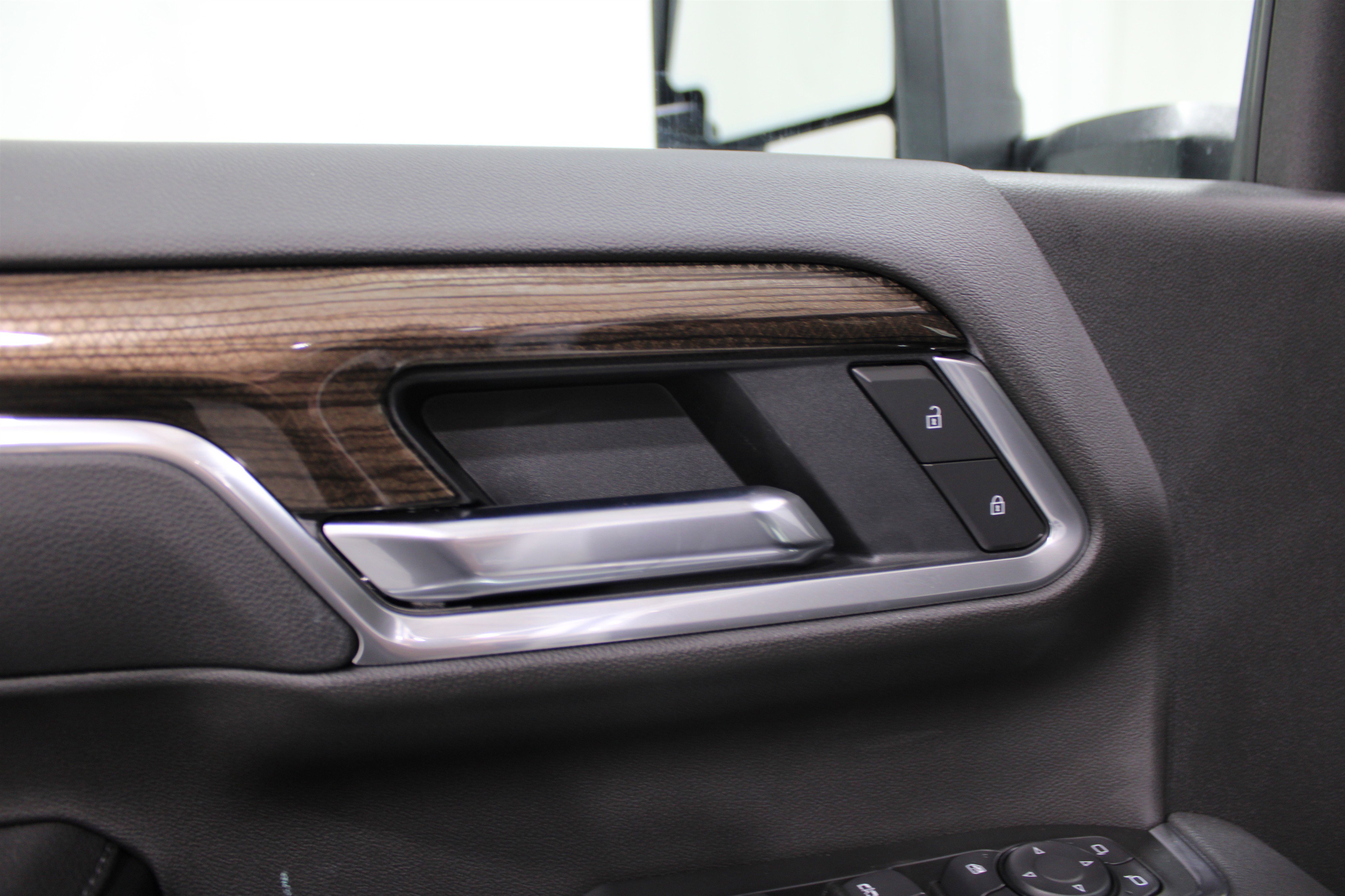 2025 Chevrolet Silverado 2500HD LT photo 6