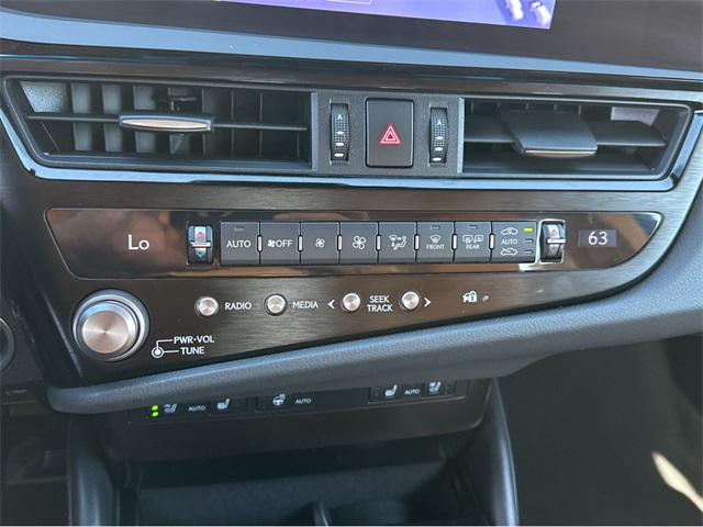 2025 Lexus ES 300h Premium photo 9