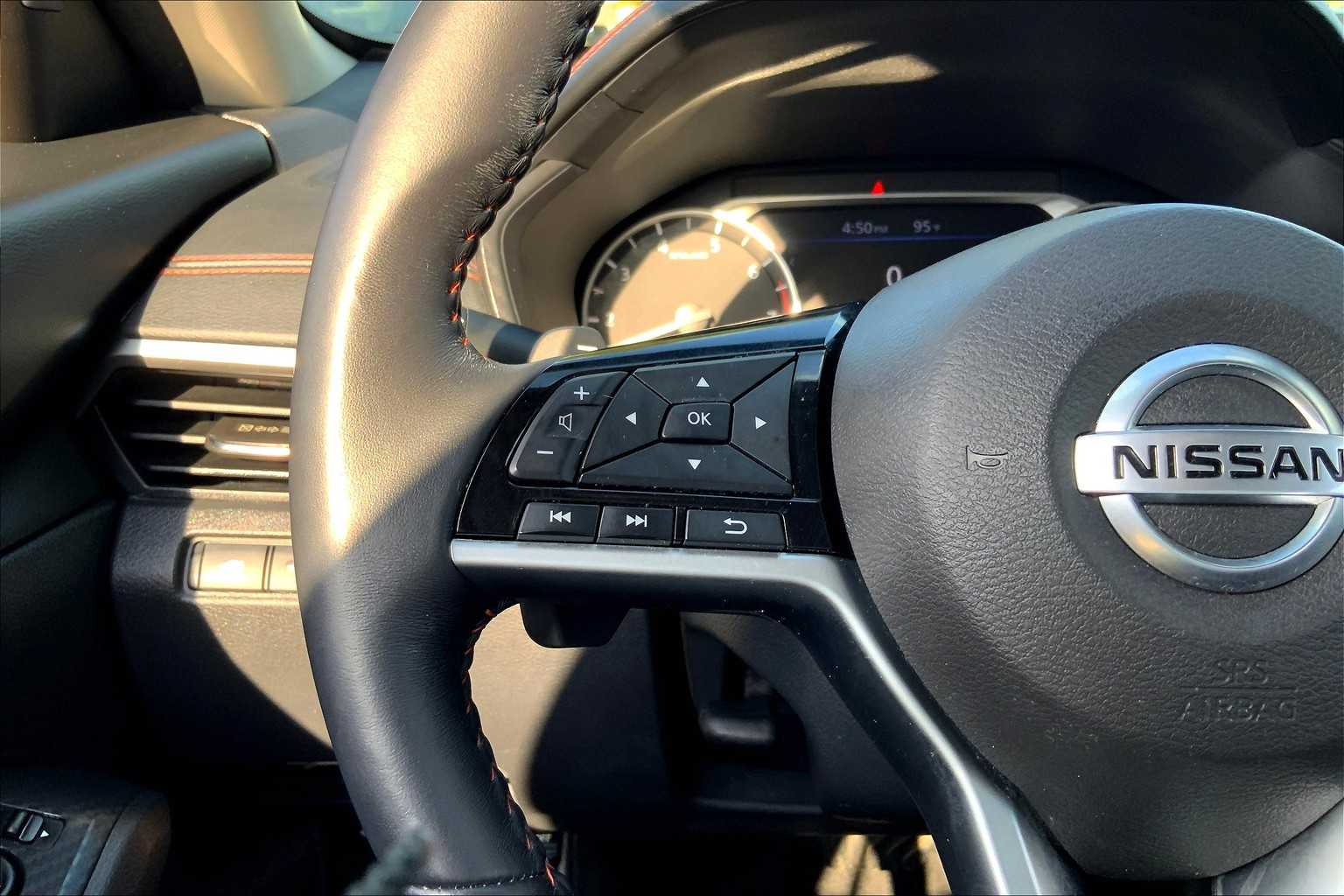 2019 Nissan Altima 2.5 SR photo 23