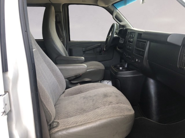 2017 Chevrolet Express Passenger LT photo 13