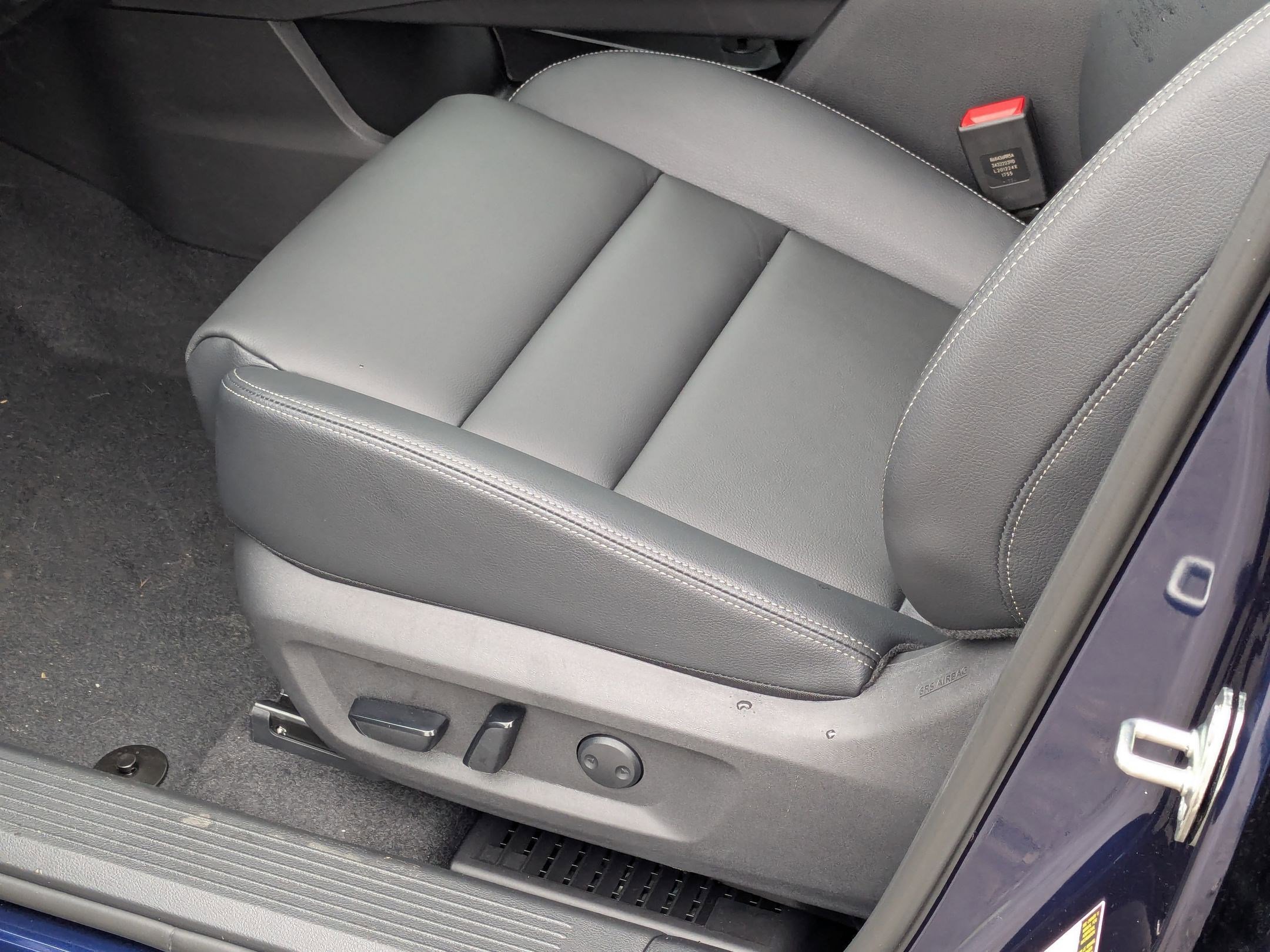 2025 Nissan Rogue SL photo 4