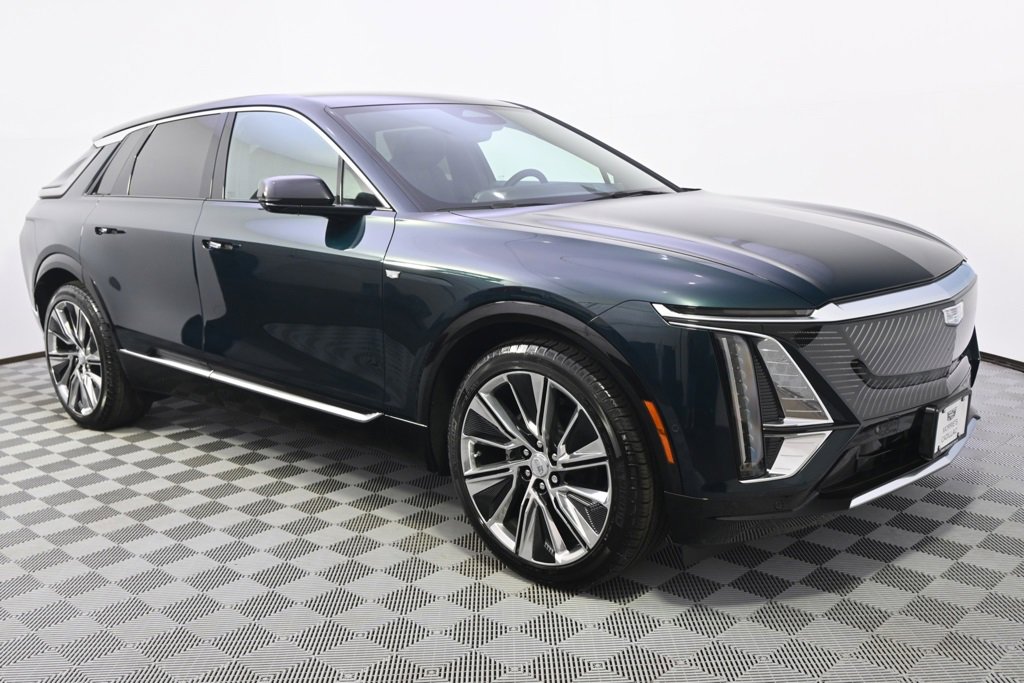 2025 Cadillac Lyriq Luxury photo 8