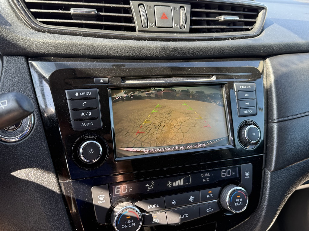 2018 Nissan Rogue SV photo 17