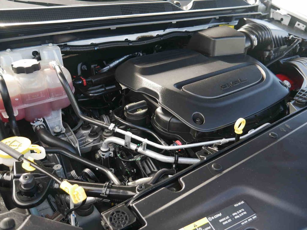 2021 Chrysler Pacifica Touring L photo 9