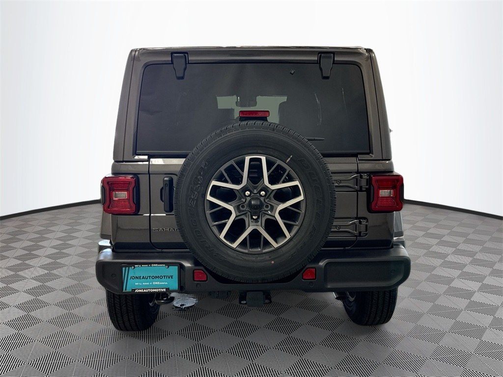 2025 Jeep Wrangler Sahara photo 9
