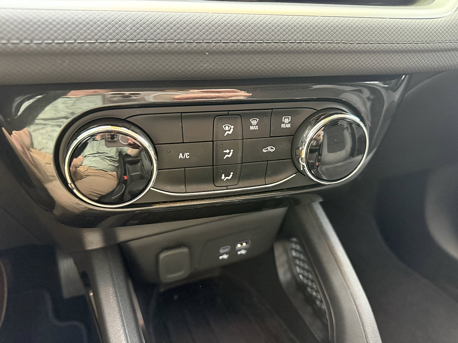 2025 Chevrolet Trailblazer LT photo 15