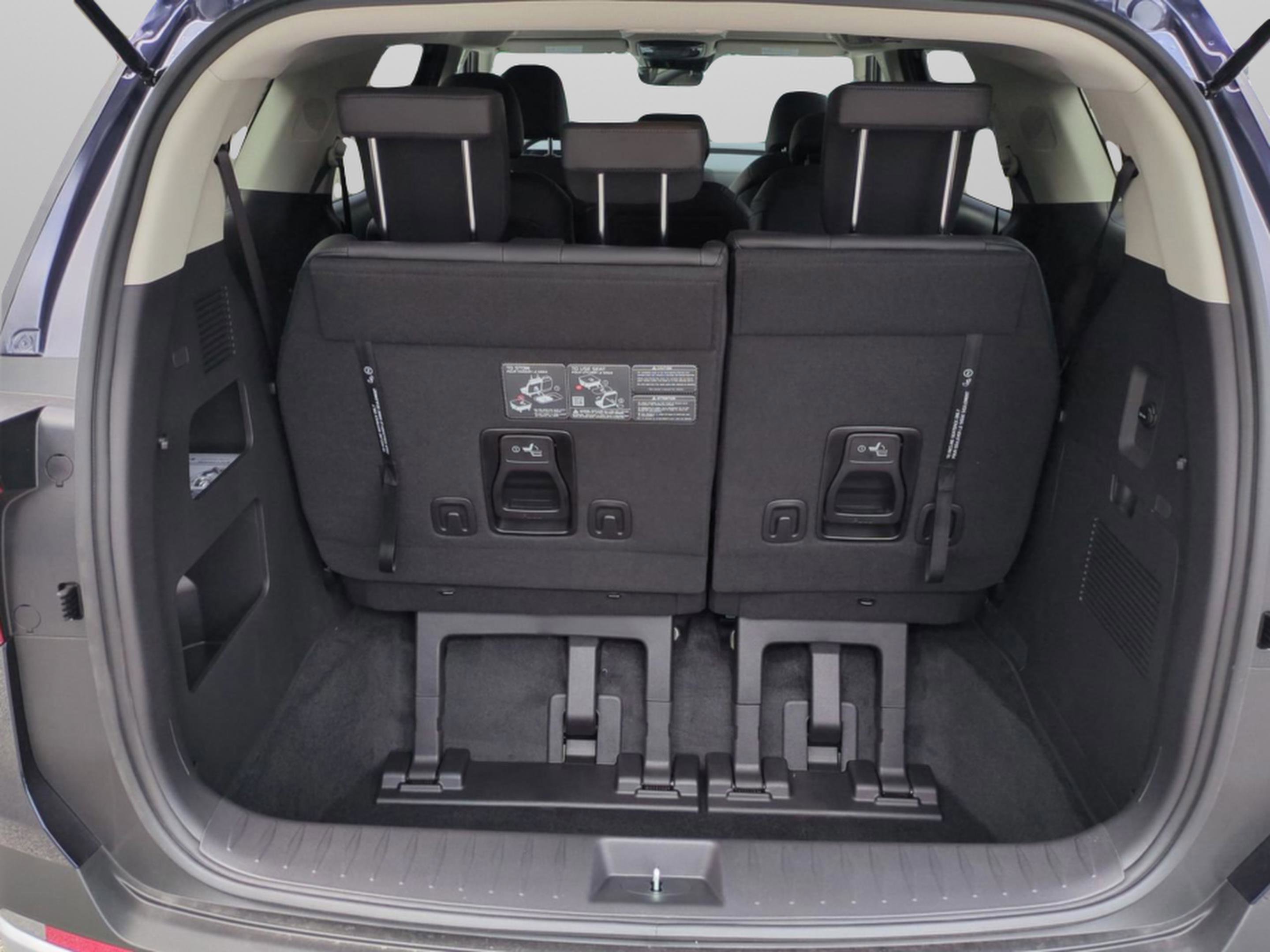 2026 Kia Carnival LXS photo 13