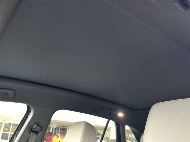 2025 Volkswagen ID.4 Pro Plus photo 22