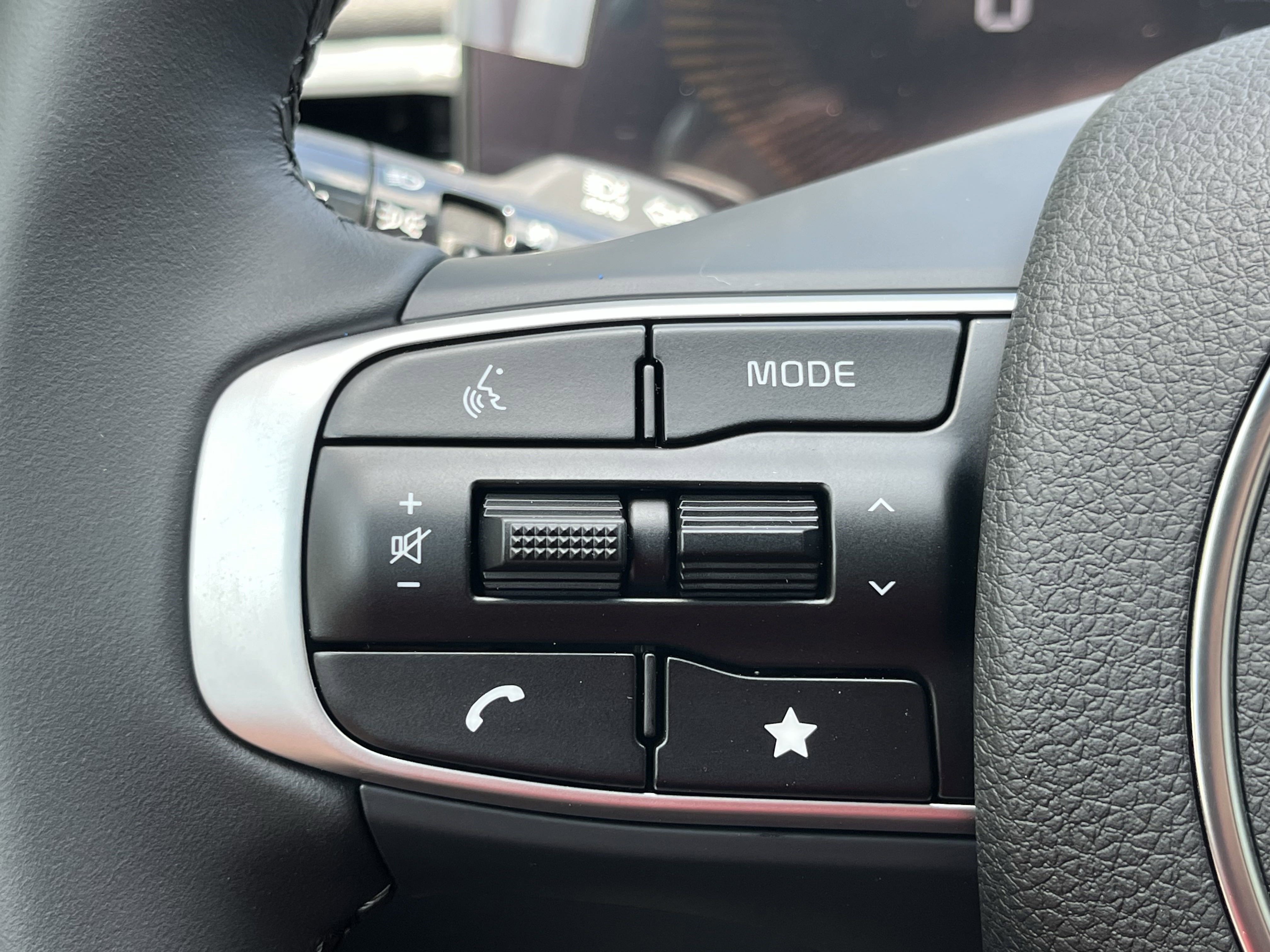 2025 Kia K5 GT-Line photo 12