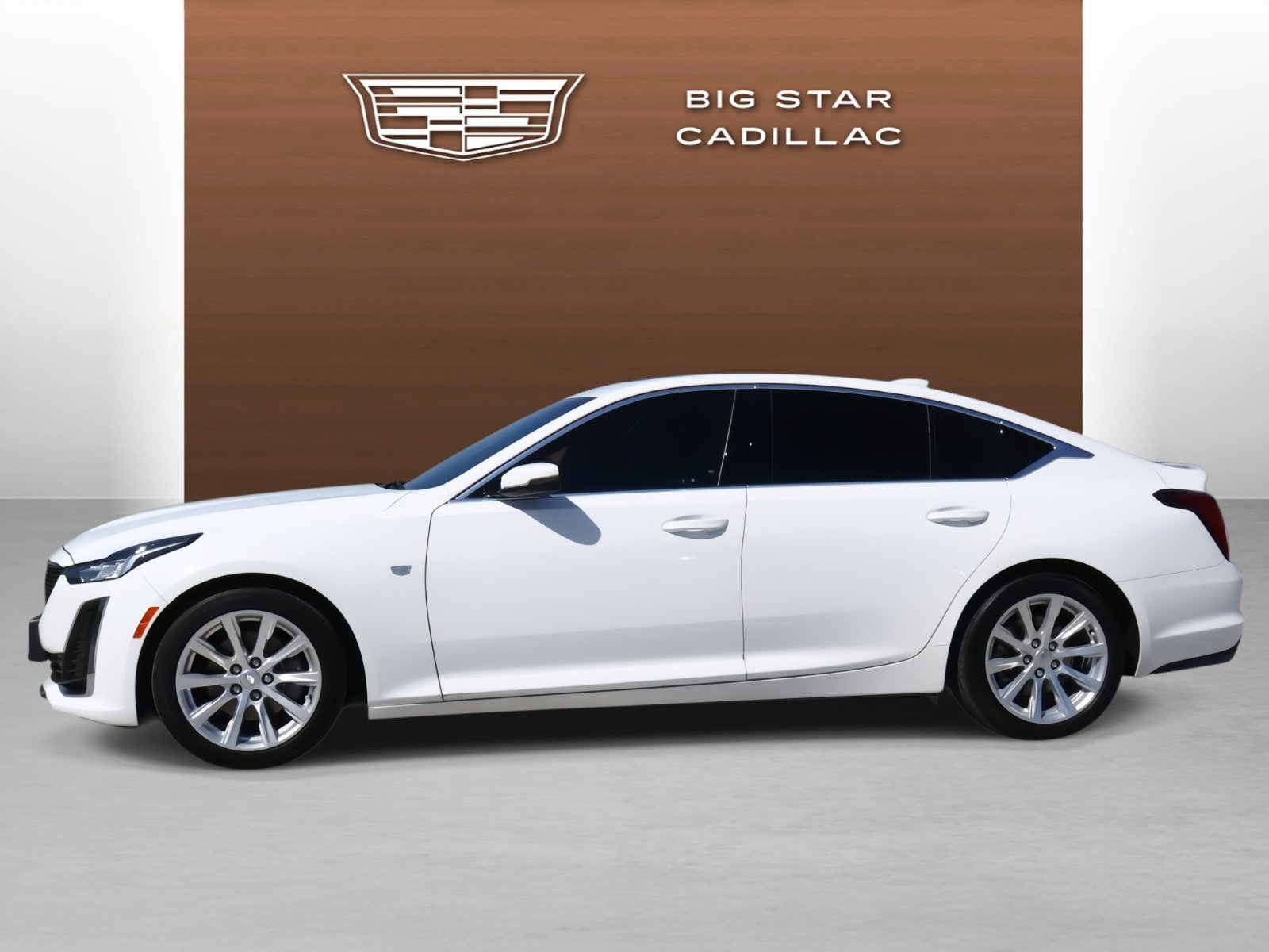 2024 Cadillac CT5 Luxury photo 2