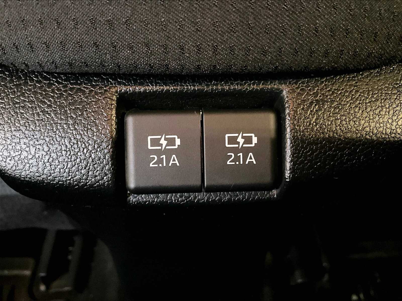 2021 Toyota Prius Prime LE photo 25