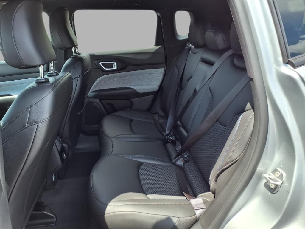 2025 Jeep Compass North Edition Latitude photo 19