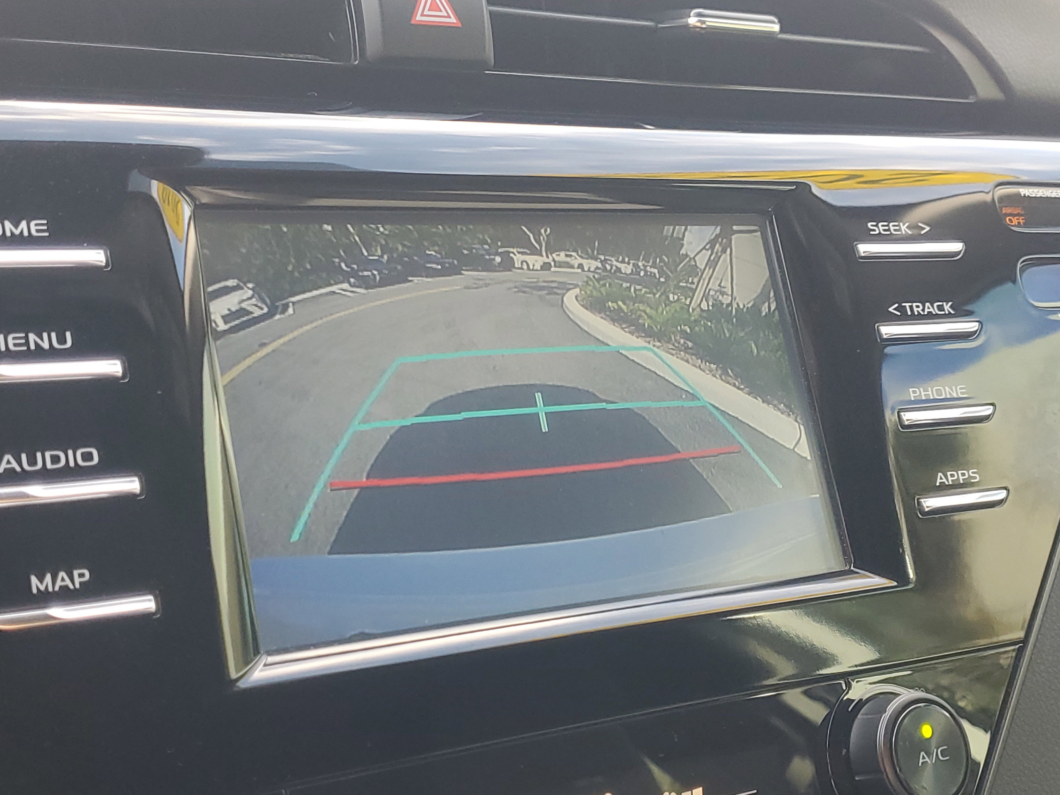 2019 Toyota Camry SE photo 8