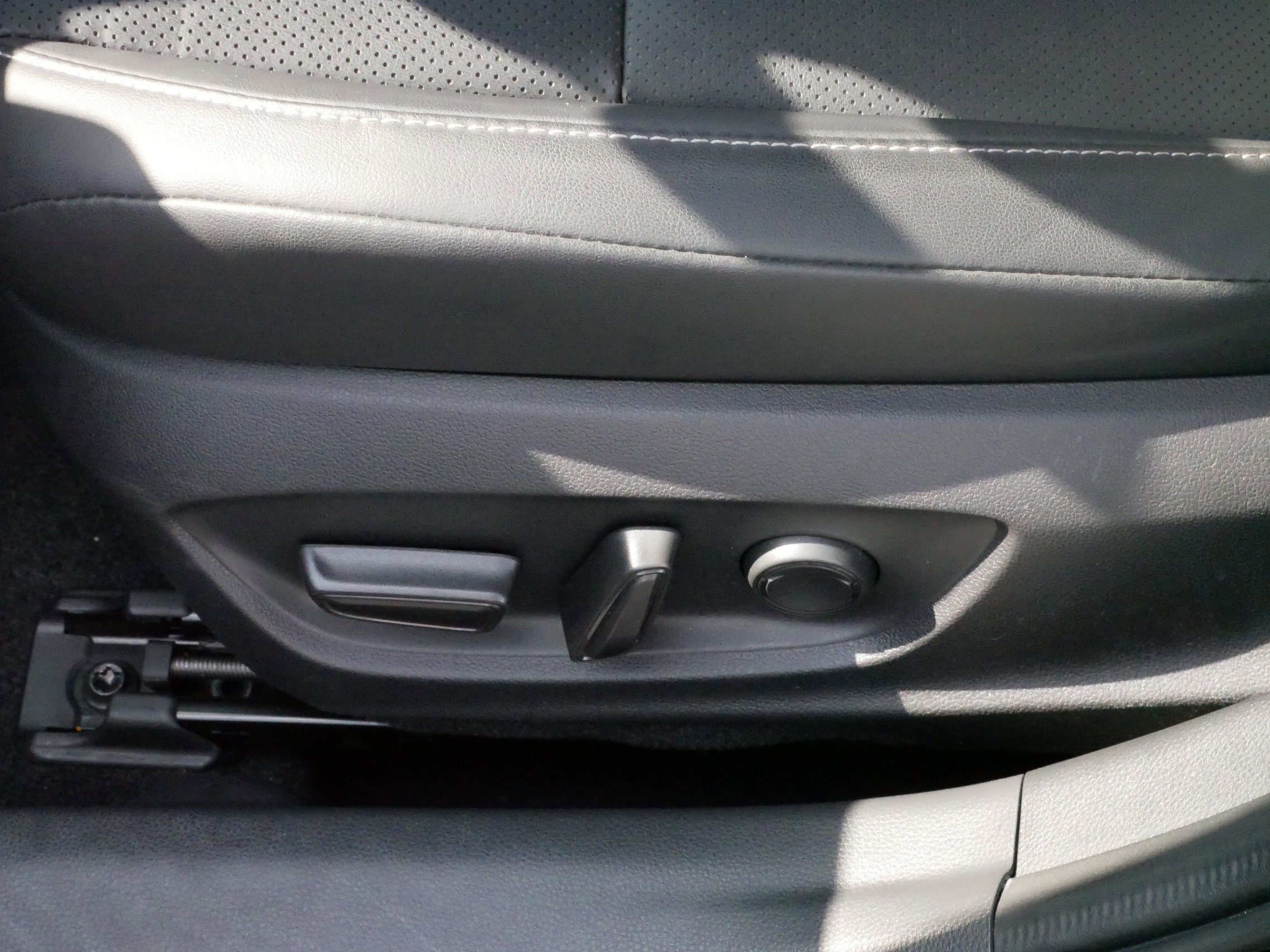 2024 Toyota Prius XLE photo 19