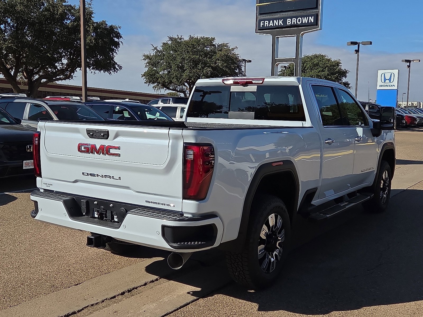 2026 Gmc Sierra 2500 HD Denali photo 4