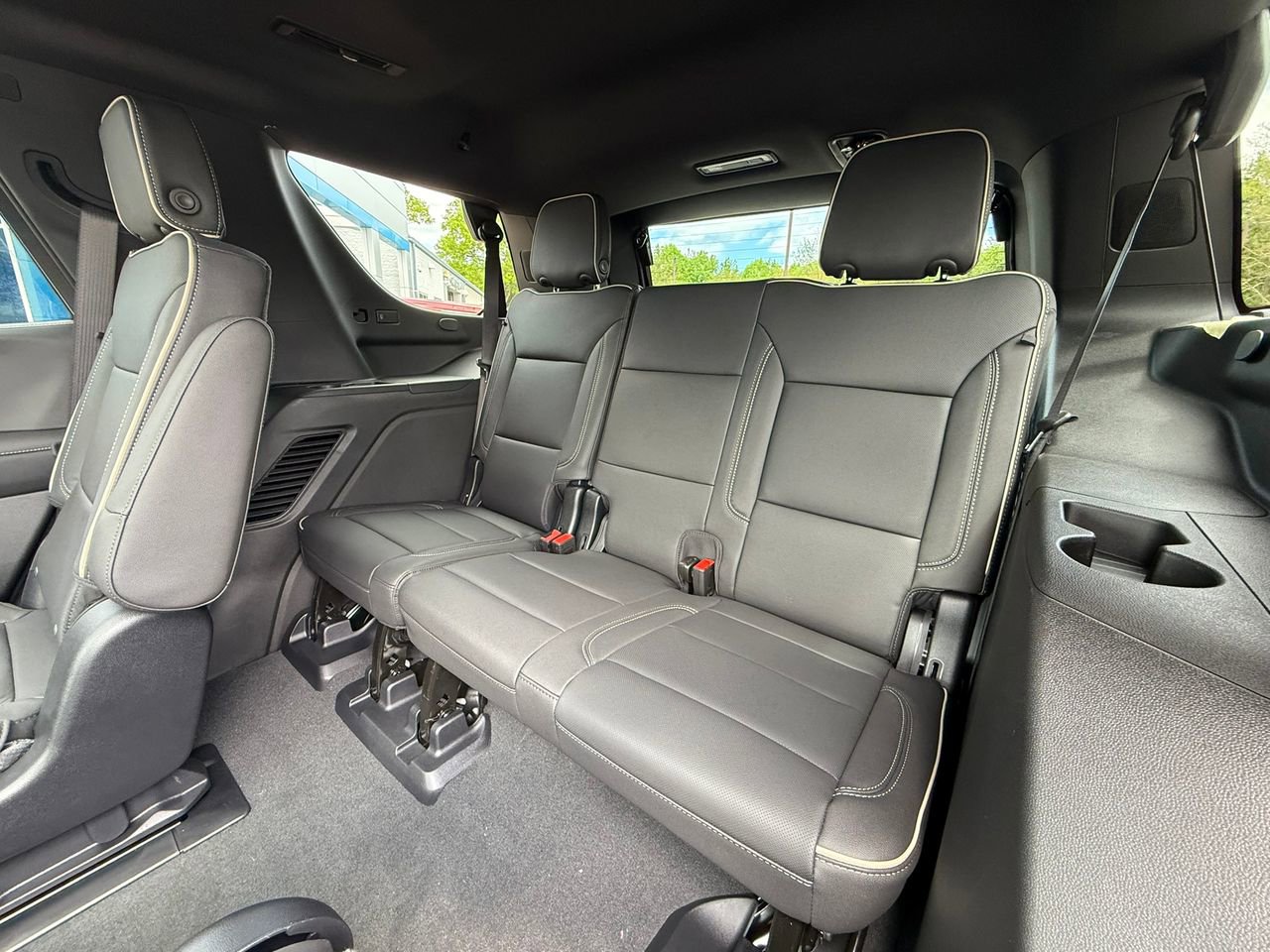 2025 Chevrolet Tahoe Premier photo 31