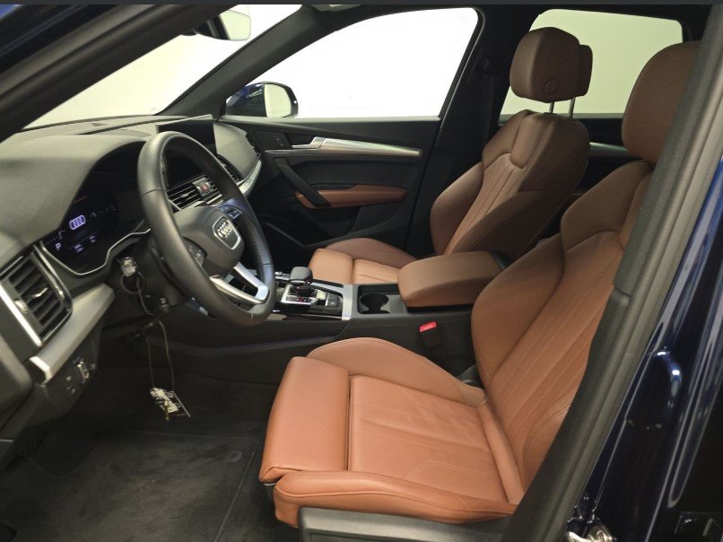 2025 Audi Q5 45 S line Premium photo 6