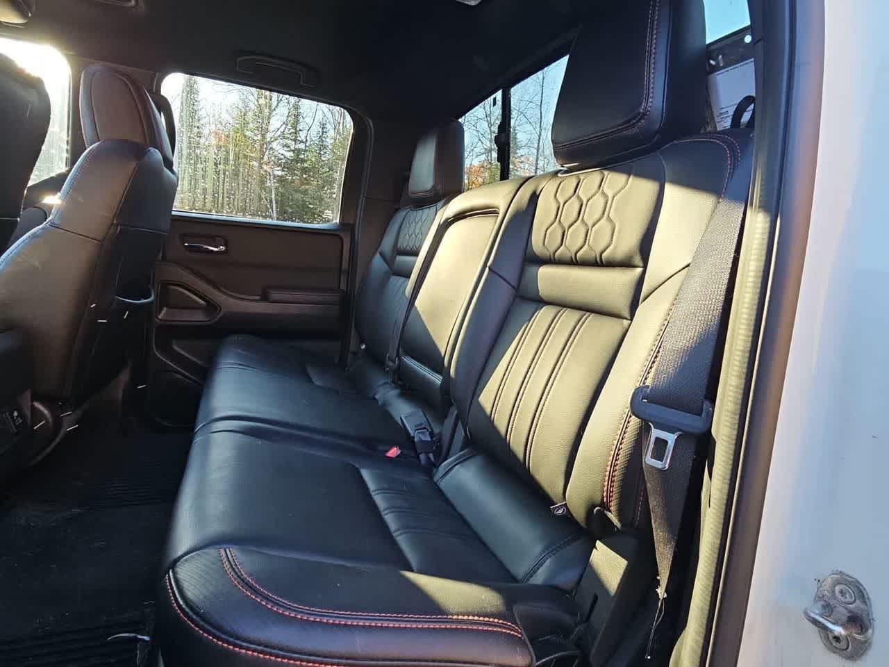 2023 Nissan Frontier PRO-4X photo 3