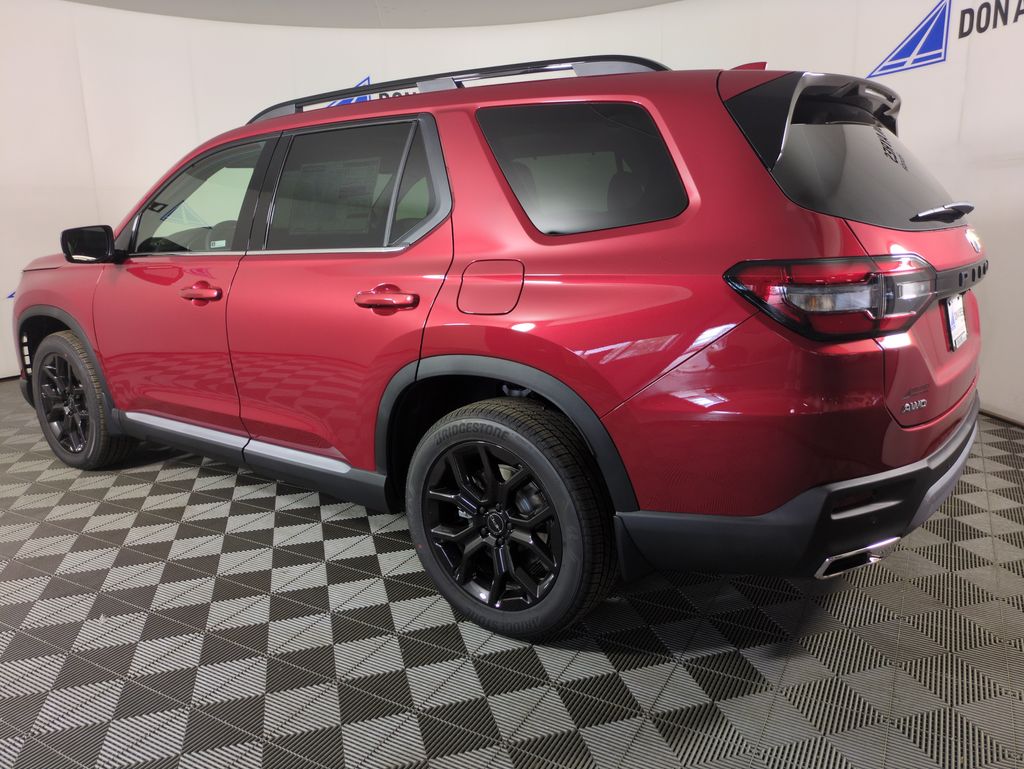 2025 Honda Pilot Touring photo 2